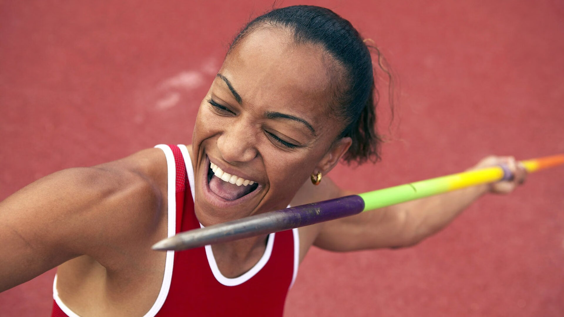 哈斯车队惊天翻盘法拉利，拉塞尔关键制胜改写F1格局